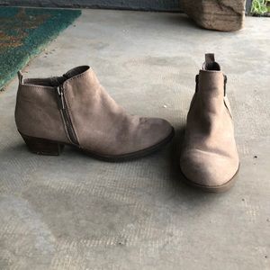 Carlos by Carlos Santana Booties! Size 6